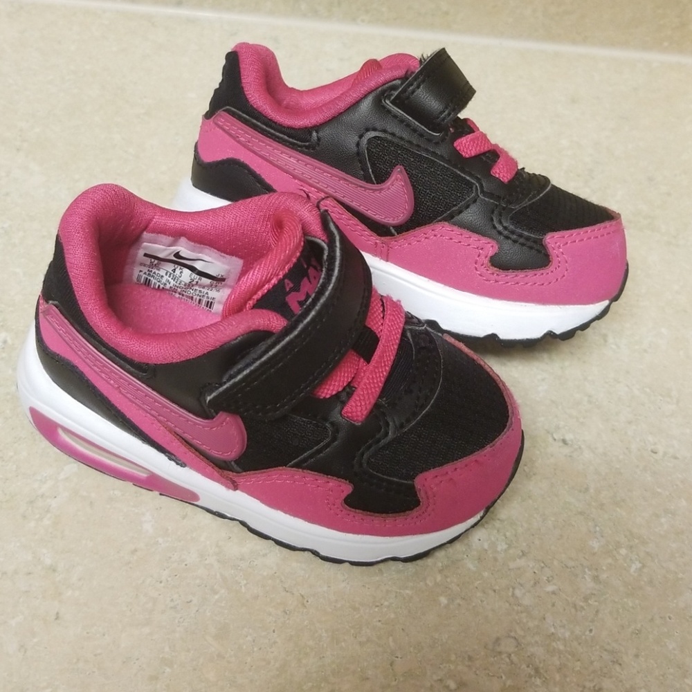 Air max st